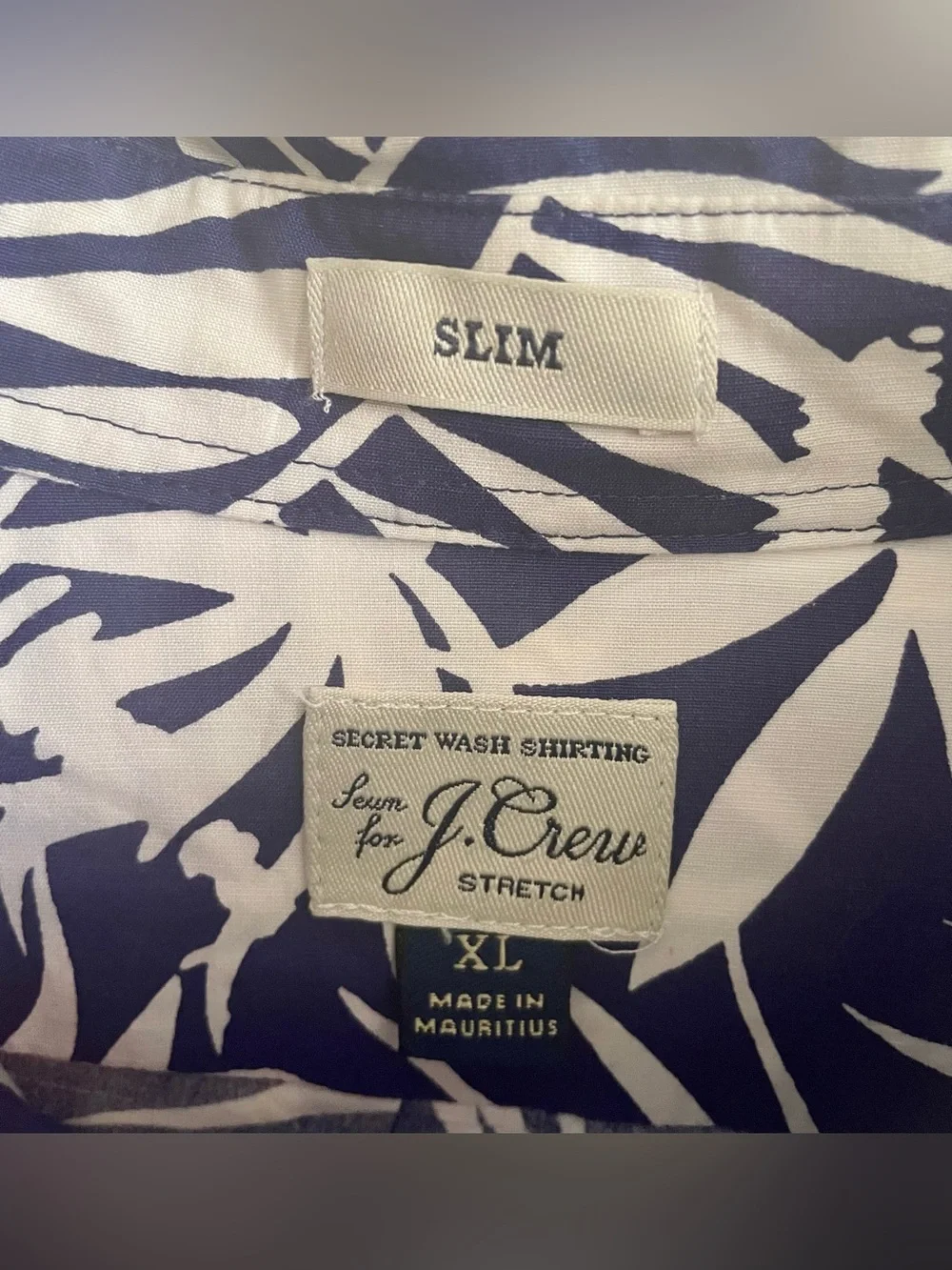 🌴 J. Crew Navy & White Tropical Leaf Button-Down Shirt 🌴